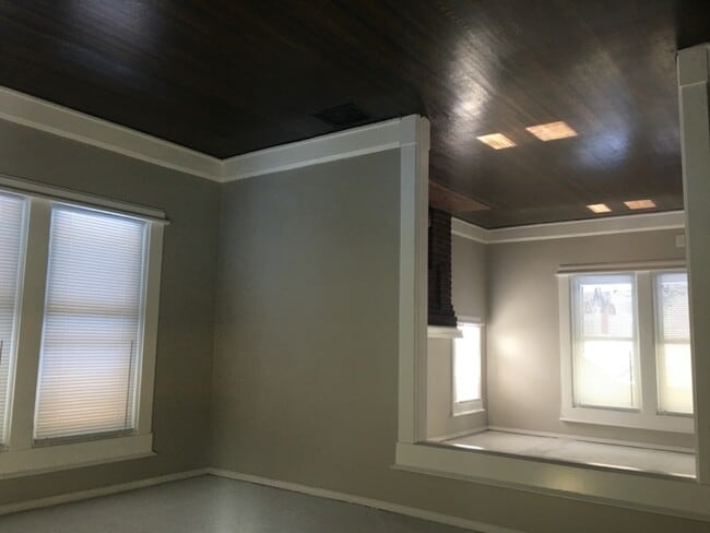 Building Photo - 4345 Watterson St