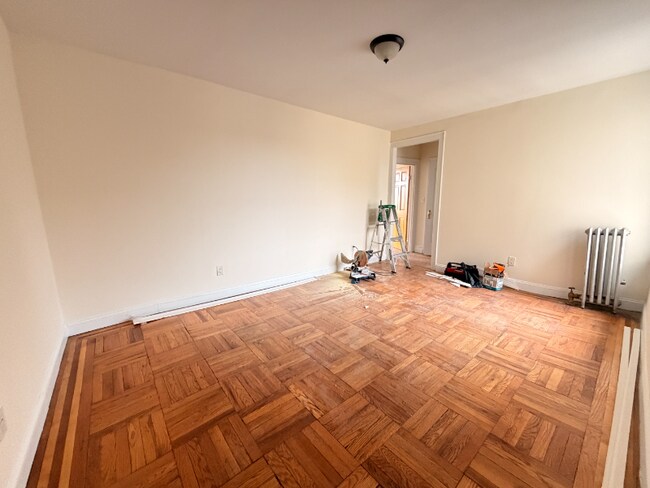 Foto del edificio - 1649 Edison Ave