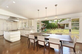Building Photo - 1116 Kealaolu Ave