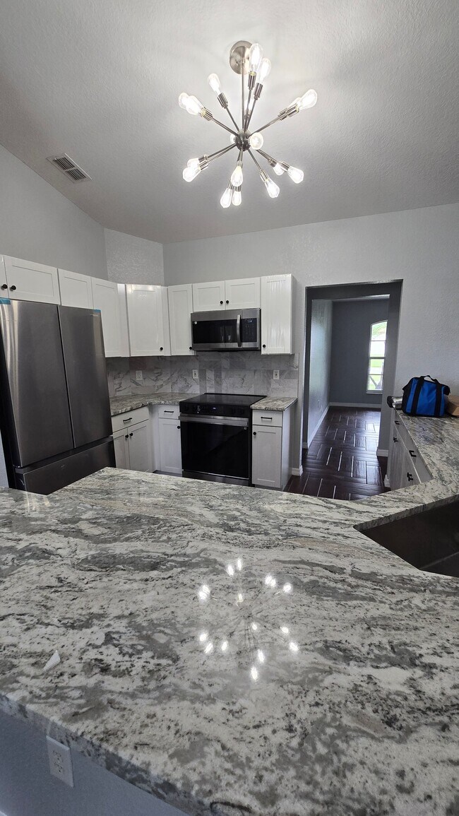 Building Photo - 7704 Canterbury Cir