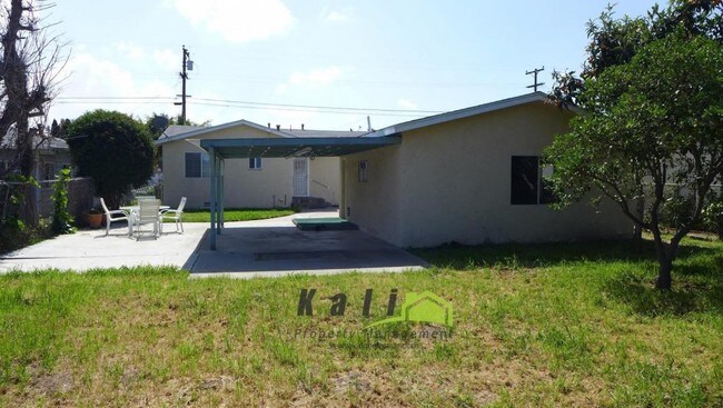 Building Photo - 5732 Calle Casas Bonitas