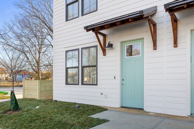 Building Photo - 1758 S Highland Park Ave