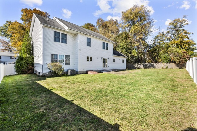 Building Photo - 240 Highland Ave