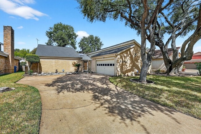 Building Photo - 6030 Gallant Forest Dr