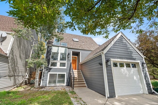 3-bedroom, 2.5 bathroom home across the st... - 3-bedroom, 2.5 bathroom home across the st...