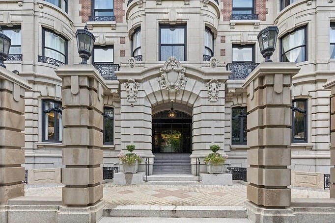 Primary Photo - 390 Commonwealth Ave