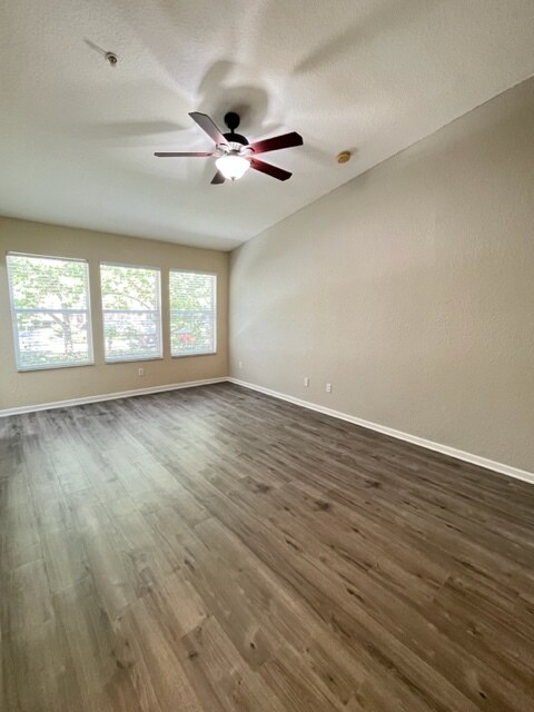 Building Photo - 3582 Shallot Dr