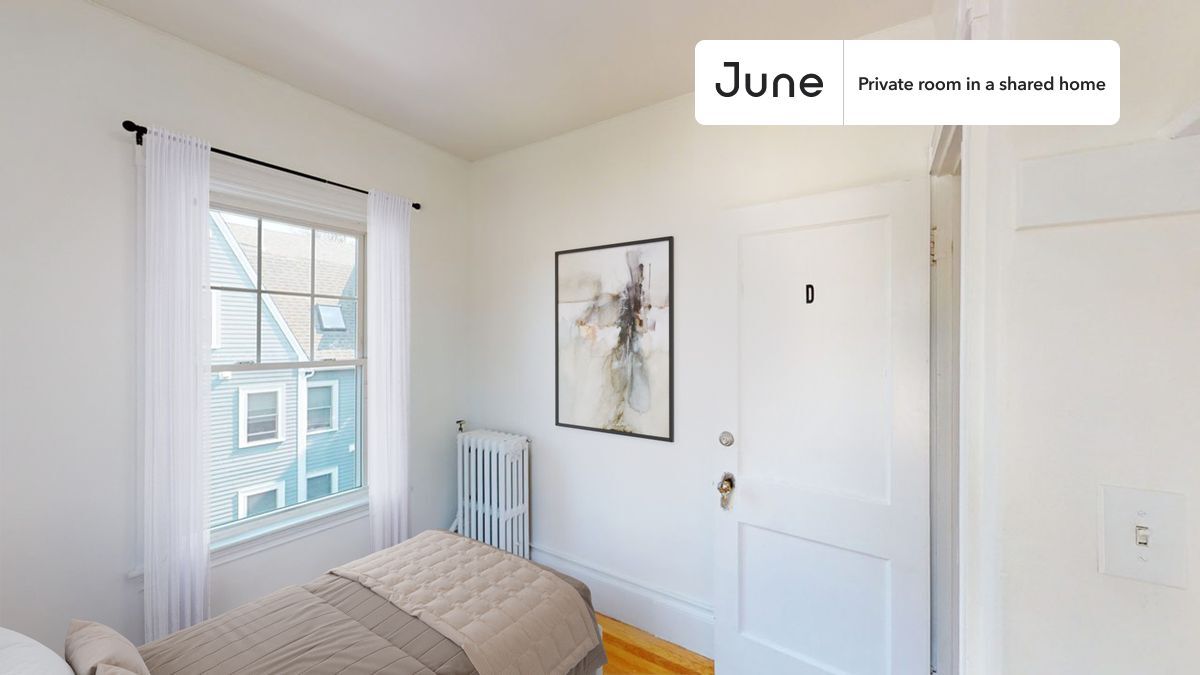 Primary Photo - Private bedroom in 5 bed/2 bath Home