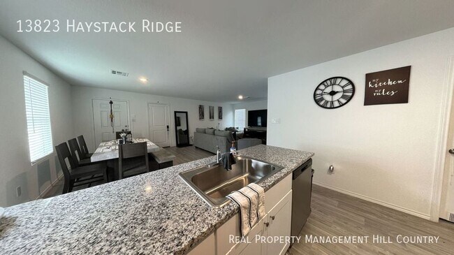 Building Photo - New home immaculately maintained!
