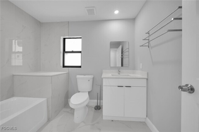 Foto del edificio - 2913 NW 9th Terrace