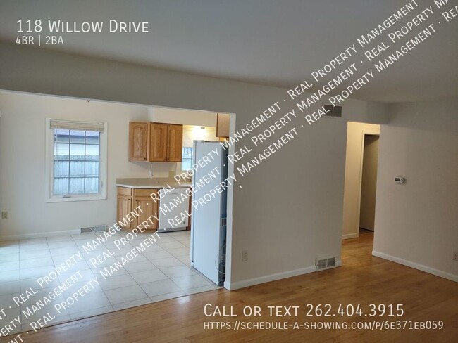 Building Photo - 4 Bedroom 2 bath home Hartland WI near Arr...