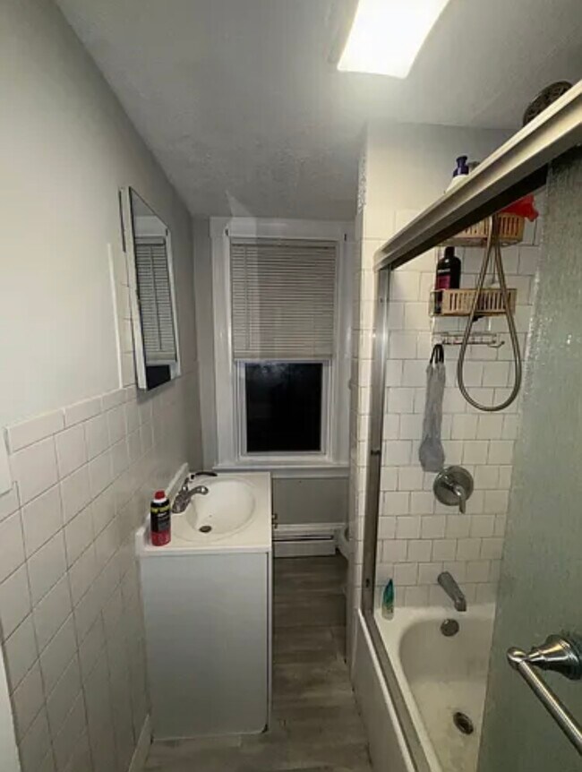 Foto del edificio - 64-66 Health Ave