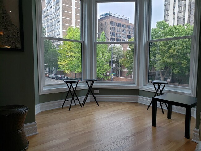 Foto del edificio - 207 W Saint Paul Ave