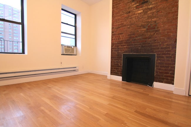 Building Photo - 14 Avenue A