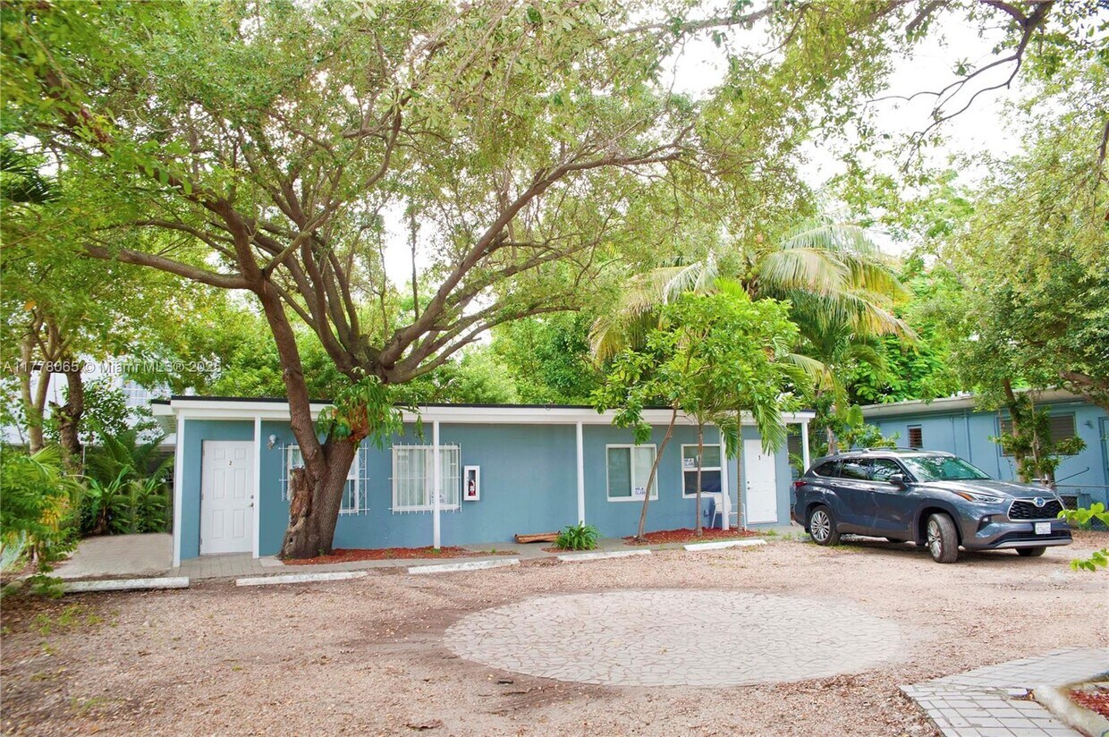 Primary Photo - 12322 NE 6th Ave