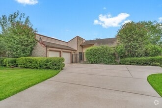 Building Photo - 10919 Paulwood Dr