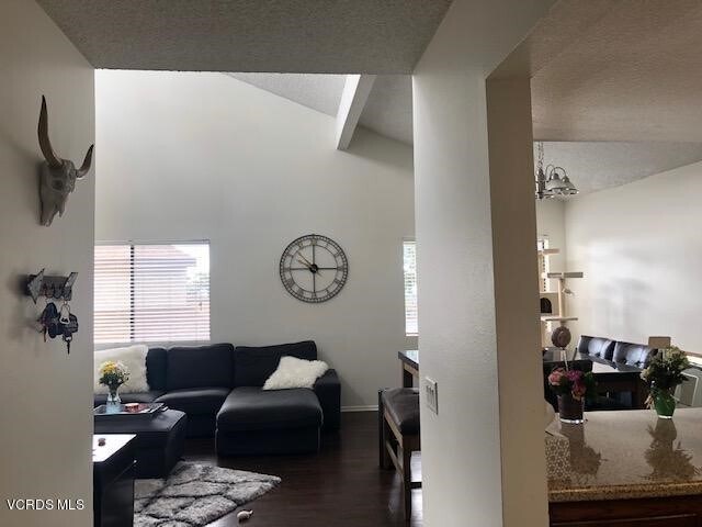Foto del edificio - 5248 Longfellow Way
