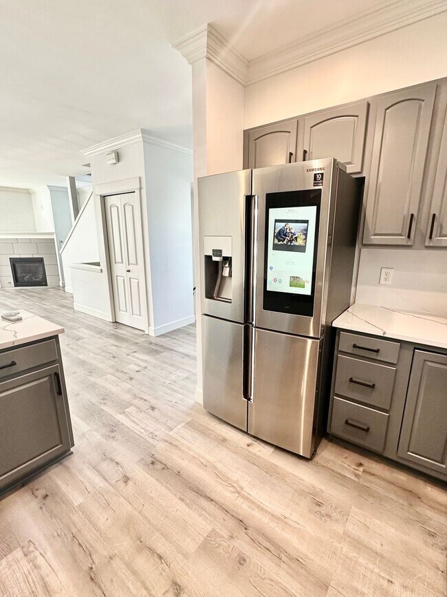 Foto del edificio - Modern 3 bedroom, 2.5 bathroom Townhome in...