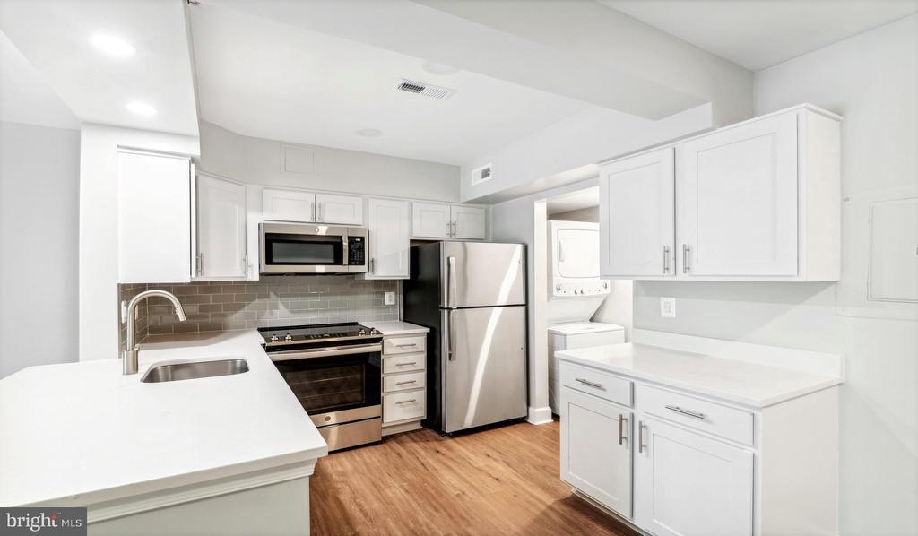 Foto principal - 3803 Porter St NW