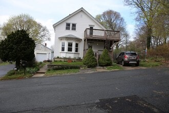 Building Photo - 134 Baldwin St