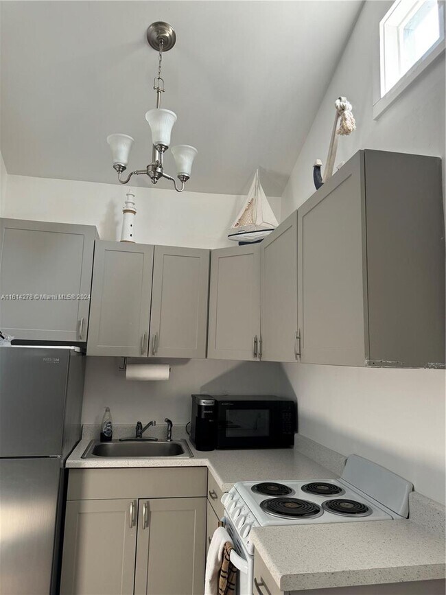 Foto del edificio - 326 SW 16th St