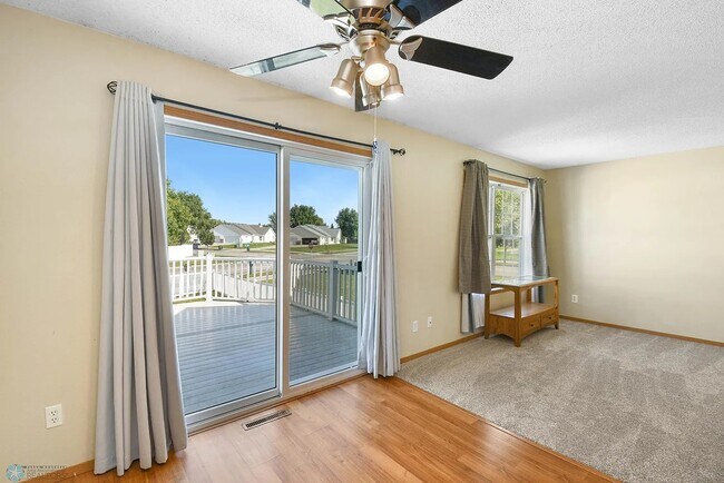 Foto del edificio - 2124 58th Ave S