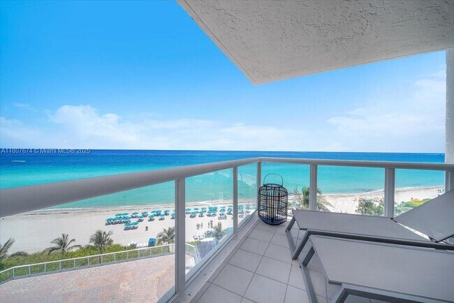 Foto del edificio - 16425 Collins Ave