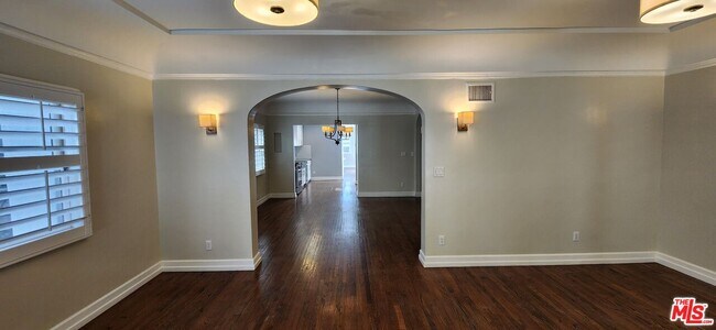 Foto del edificio - 1024 Cloverdale Ave