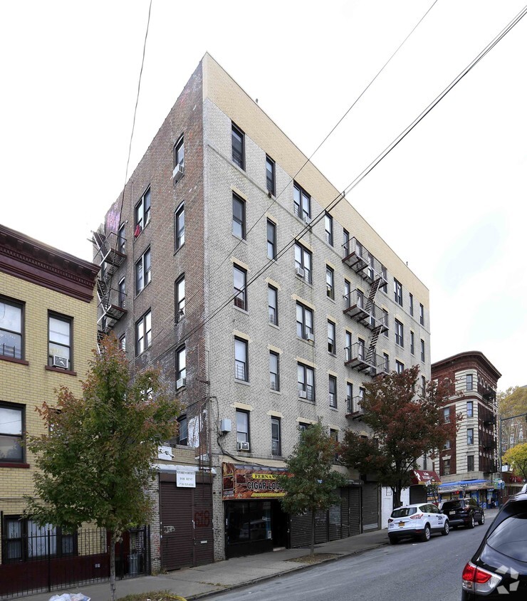 Building Photo - 2238 Adams Pl