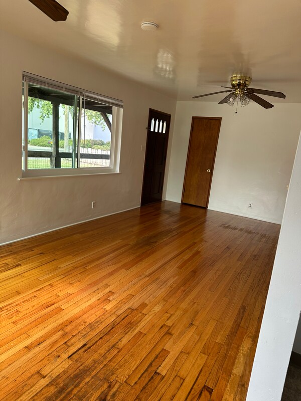 Foto del edificio - 1640 W James Ave