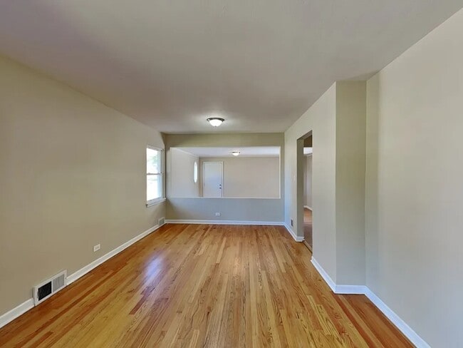 Building Photo - 51 E Adams St