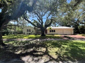 Building Photo - 508 Castania Ave