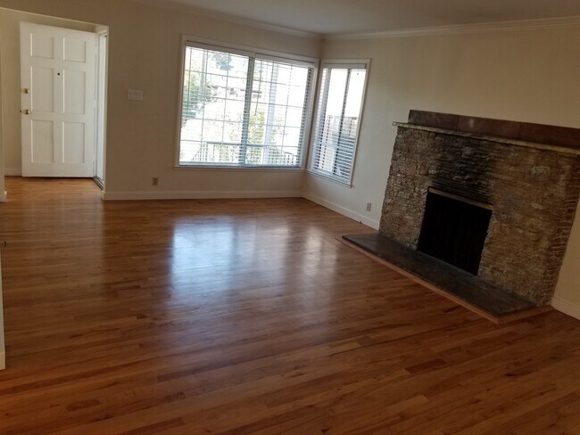 Building Photo - 1569 Alameda