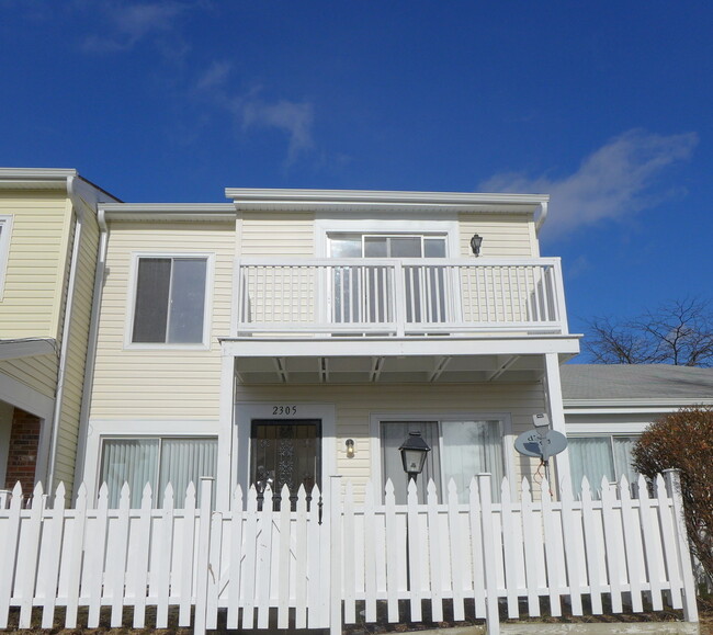 Building Photo - 2305 Windsor Ln