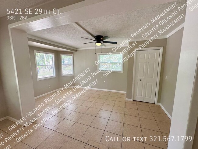 Building Photo - 1/2 month free rent - Home with 3/2 and la...