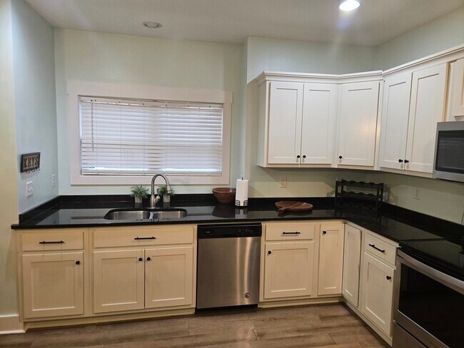 Foto del edificio - 4034 Waterfield Ln