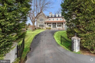 Building Photo - 5823 Goldsboro Rd