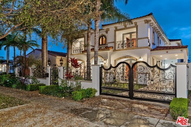Building Photo - 332 S Almont Dr