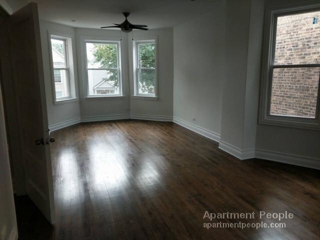 Primary Photo - 3244 N Hamlin Ave