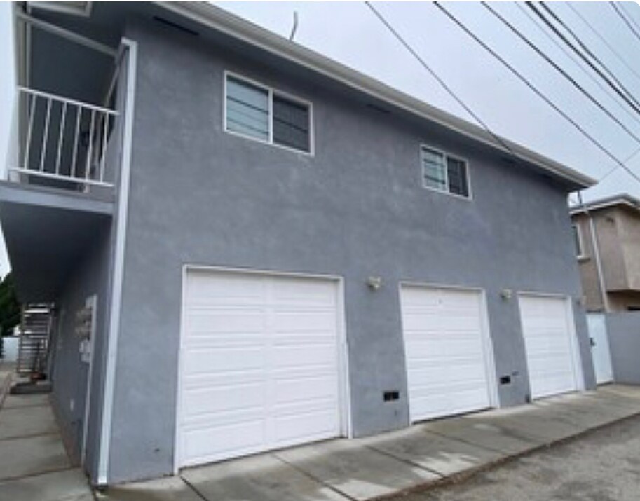 Garage included - 2600 Apple Ave