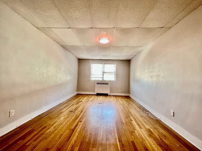2729 Kennedy Blvd 2D - 2730 John F Kennedy Blvd