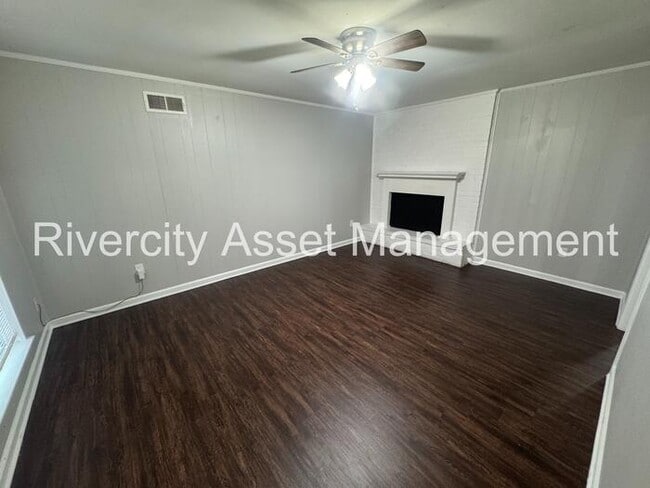 Building Photo - 3219 Holly Berry Dr