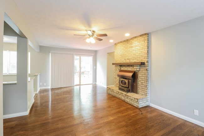 Building Photo - Gorgeous 4 Bedroom Home in West Chester