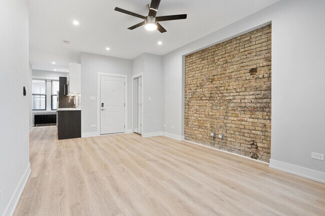 Building Photo - 1312 W Birchwood Ave