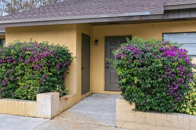 Entrance to each unit - 1237 Hyacinth Pl