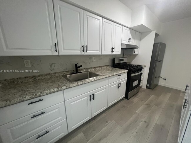 Building Photo - 316 Surfside Blvd
