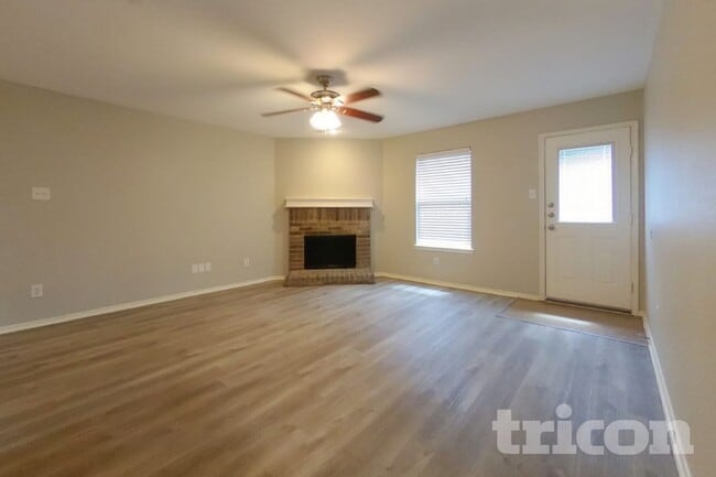 Foto del edificio - 16325 Cowboy Trail
