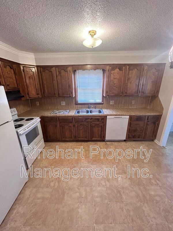 Foto del edificio - 480 Willowspring Ln