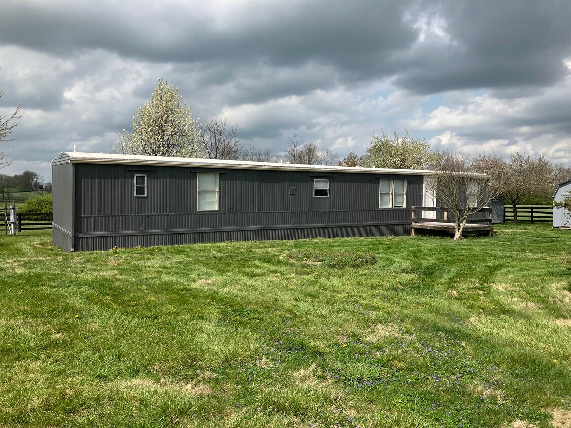 Foto principal - 5253 Stewart Rd