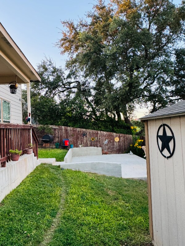 Building Photo - 3218 Comal Springs